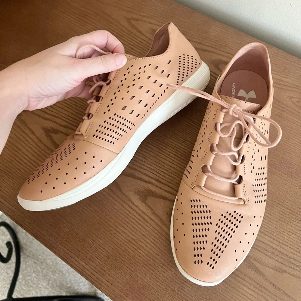Women’s Under Armour Street Precision Mid Lifestyle Leather Sneakers US‎ 10